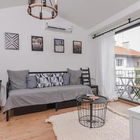 • Minimalism & Charisma • In Sofia's Top Centre • Appartement